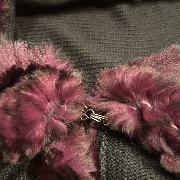 New La Fiorentina shawl. Black and purple real dyed rabbit fur. - Picture 7 of 7